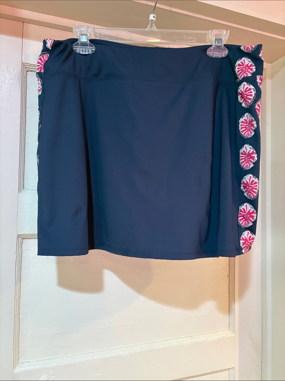 Tommy Bahama Navy Mini Skort with Pink Medallion Trim XL